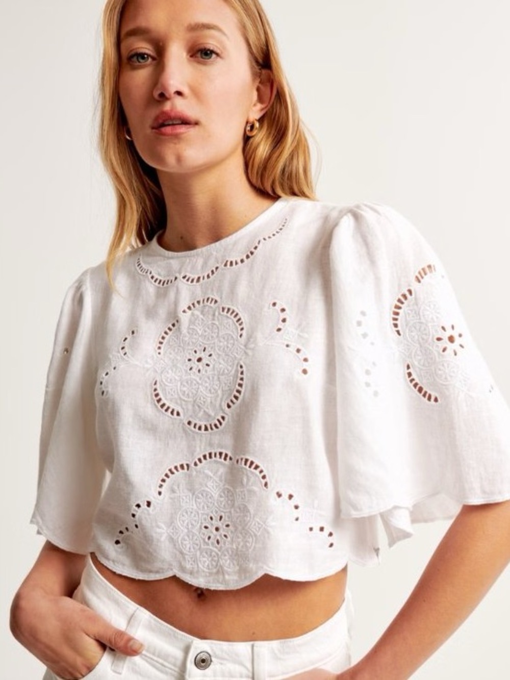 Abercrombie & Fitch White Angel Sleeve Liner Cutwork Crew Crop Top Size Small